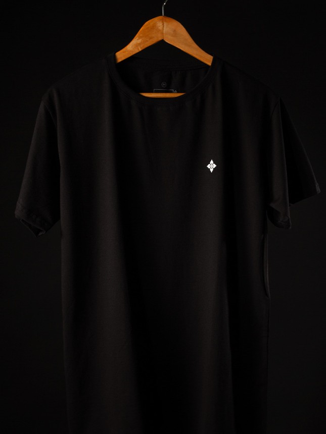 Camiseta "Essential" - Preta