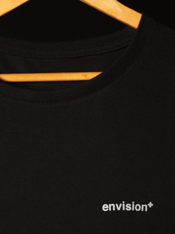 Camiseta "LOVE" - Preta